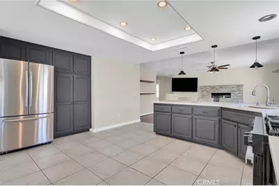 12847 Autumn Leaves Avenue, Victorville, CA 92395 - Photo 17