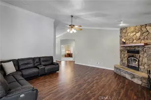 6955 Oak View Ct, Oak Hills, CA 92344 - Photo 19