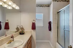 6955 Oak View Ct, Oak Hills, CA 92344 - Photo 27