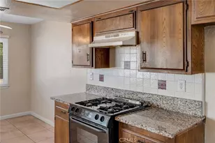 18440 Mountain Meadows Dr, Victorville, CA 92395 - Photo 13