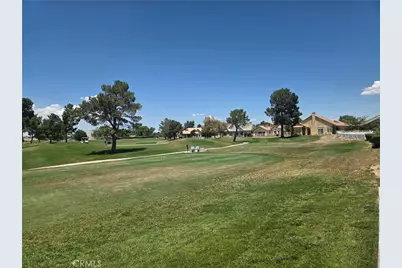 11262 Country Club, Apple Valley, CA 92308 - Photo 5