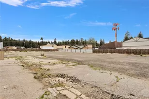 614 W Fairway, Big Bear City, CA 92314 - Photo 3