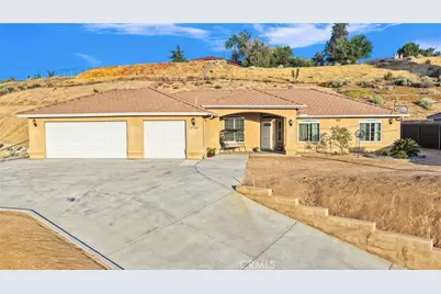 17725 Bangor, Hesperia, CA 92345 - Photo 1