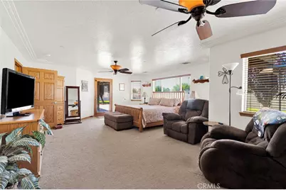 10525 Mono, Phelan, CA 92392 - Photo 5