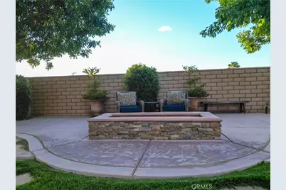 10230 Bellflower Street, Oak Hills, CA 92344 - Photo 37