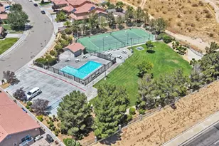 13455 Lakeside Dr, Victorville, CA 92395 - Photo 49