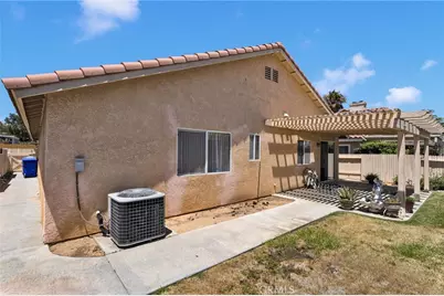 13455 Lakeside Drive, Victorville, CA 92395 - Photo 39