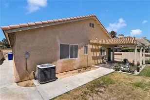 13455 Lakeside Dr, Victorville, CA 92395 - Photo 39