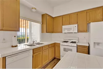 13455 Lakeside Drive, Victorville, CA 92395 - Photo 15