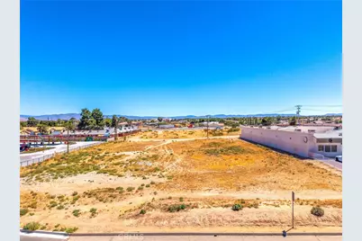 15335 Bear Valley, Hesperia, CA 92345 - Photo 9
