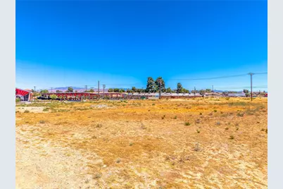 15335 Bear Valley, Hesperia, CA 92345 - Photo 5