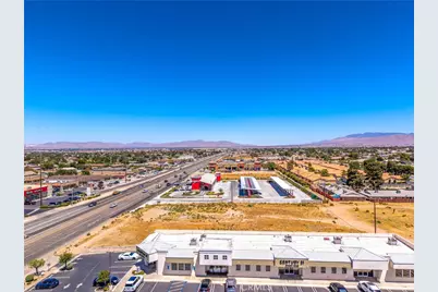 15335 Bear Valley, Hesperia, CA 92345 - Photo 17