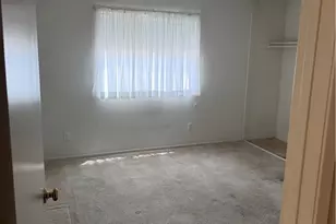 14699 Queen Valley, Victorville, CA 92394 - Photo 11