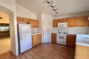 14699 Queen Valley, Victorville, CA 92394 - Photo 9