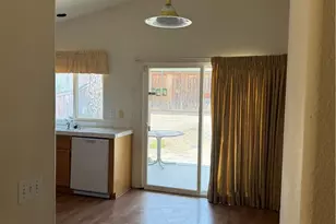 14699 Queen Valley, Victorville, CA 92394 - Photo 7