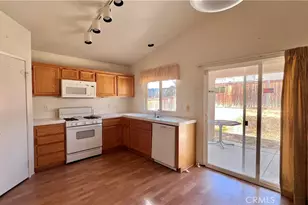 14699 Queen Valley, Victorville, CA 92394 - Photo 7