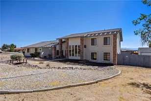 19403 Oneida Ct, Apple Valley, CA 92307 - Photo 5