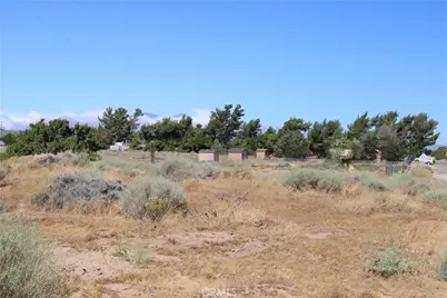 13464 Fir, Oak Hills, CA 92344 - Photo 9