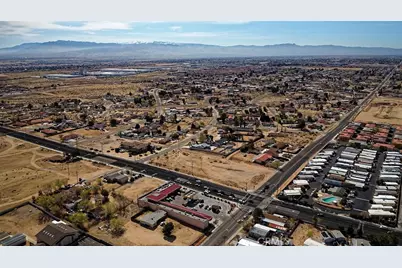 16530 Green Tree Blvd, Victorville, CA 92395 - Photo 9