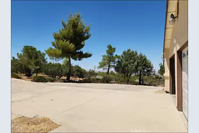 9425 Mountain, Pinon Hills, CA 92372 - Photo 43
