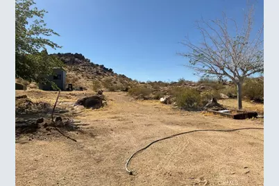 24335 Chuckawalla Road, Apple Valley, CA 92307 - Photo 13