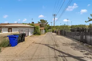 16777 Merrill, Victorville, CA 92395 - Photo 17