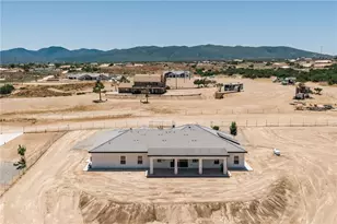 12026 Belmont Rd, Oak Hills, CA 92344 - Photo 47
