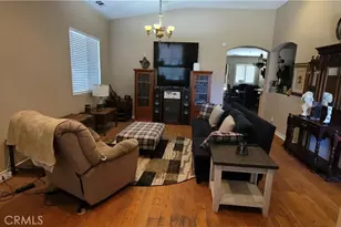 13224 Lone Pine Ct, Oak Hills, CA 92344 - Photo 5