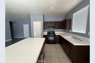 13178 Pacific Terrace, Victorville, CA 92392 - Photo 11