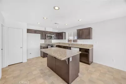 15752 Whitecap Way, Victorville, CA 92394 - Photo 17