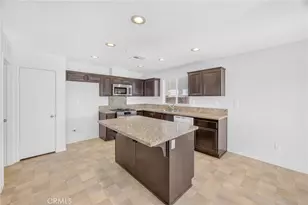 15752 Whitecap Way, Victorville, CA 92394 - Photo 17