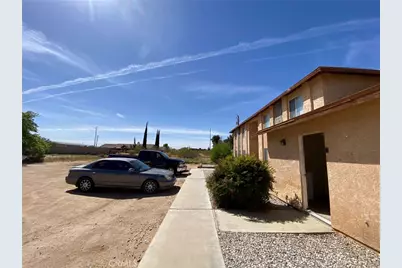 15845 Tokay, Victorville, CA 92395 - Photo 5