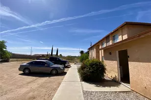 15845 Tokay, Victorville, CA 92395 - Photo 5