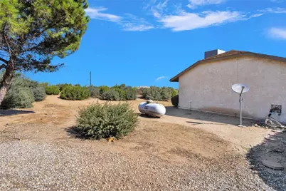 7824 Columbine, Oak Hills, CA 92344 - Photo 5
