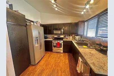 14190 Whispering Sands Drive, Victorville, CA 92392 - Photo 5