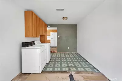 18058 Jonathan Street, Adelanto, CA 92301 - Photo 17