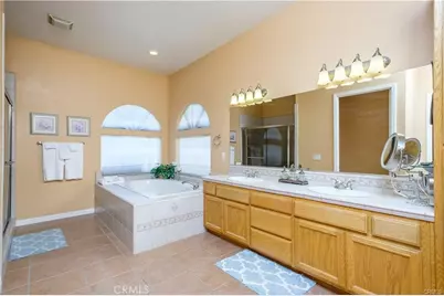18572 Olalee Lane, Apple Valley, CA 92307 - Photo 11