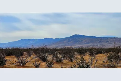 800 Las Tunas Dr., Apple Valley, CA 92308 - Photo 1