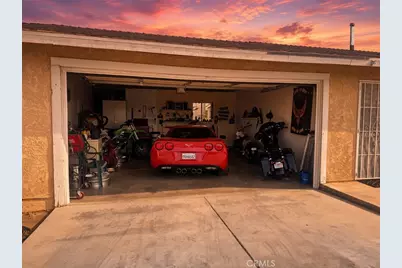 10625 Tecopa, Apple Valley, CA 92308 - Photo 3