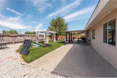 9172 Jacaranda, Hesperia, CA 92345 - Photo 31