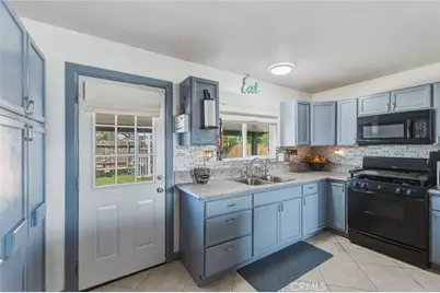 9172 Jacaranda, Hesperia, CA 92345 - Photo 15