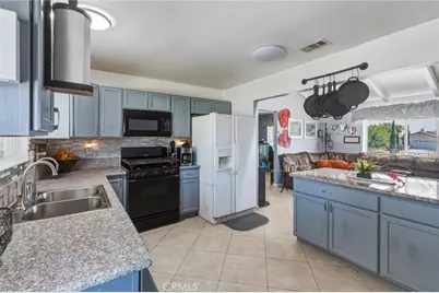 9172 Jacaranda, Hesperia, CA 92345 - Photo 13