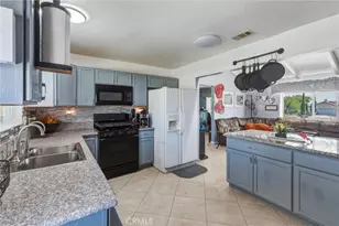 9172 Jacaranda, Hesperia, CA 92345 - Photo 13