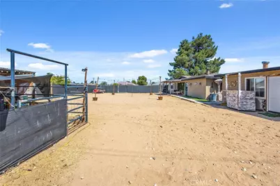 19185 Shoshonee, Apple Valley, CA 92307 - Photo 35