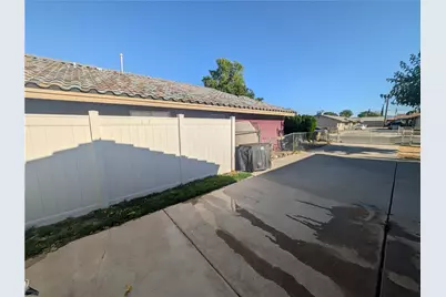 16410 Smoke Tree, Hesperia, CA 92345 - Photo 5