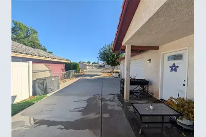 16410 Smoke Tree, Hesperia, CA 92345 - Photo 3