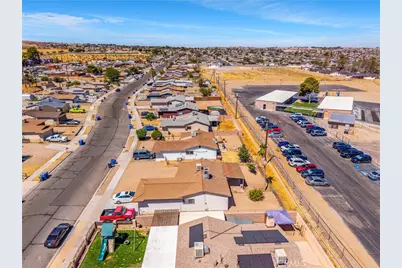 1933 Forane, Barstow, CA 92311 - Photo 37