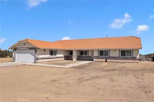 9352 Cedar St, Oak Hills, CA 92344 - Photo 5