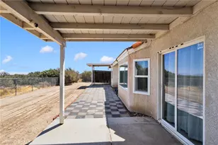 9352 Cedar St, Oak Hills, CA 92344 - Photo 49