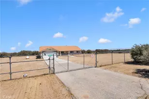 9352 Cedar St, Oak Hills, CA 92344 - Photo 5